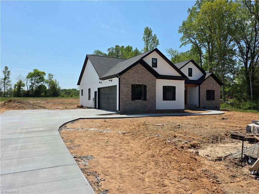 Photo of 108 Whitaker Road, Mocksville, NC 27028 (MLS # 1215757)