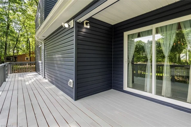 646 Country Club Drive, photo 3 of 23