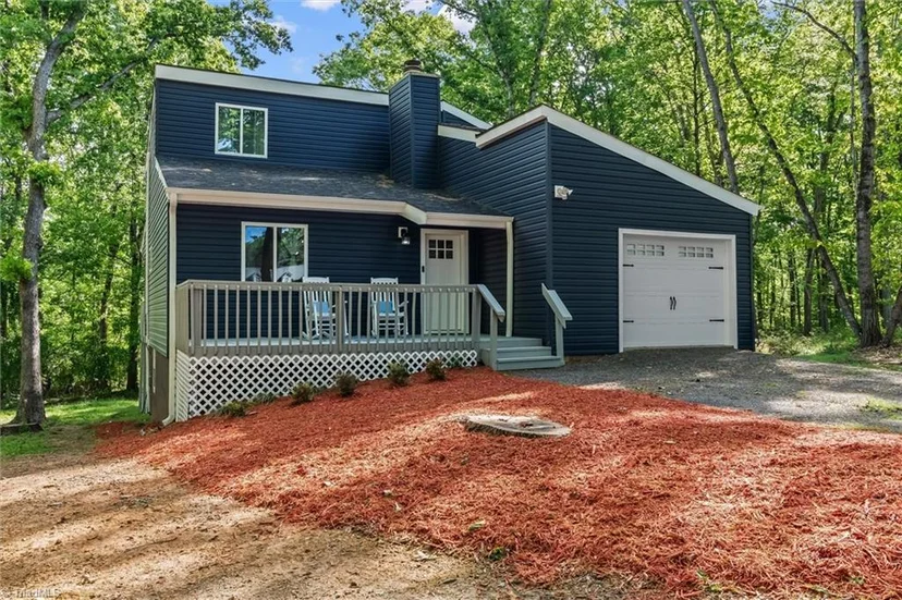 646 Country Club Drive, photo 1 of 23
