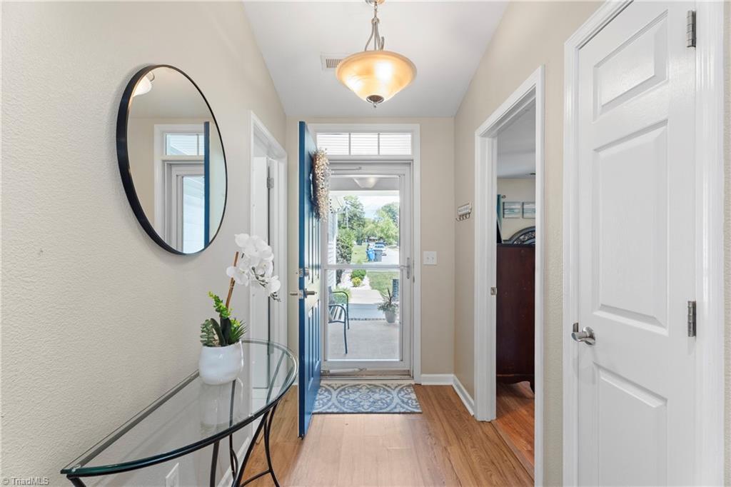 Kernersville, North Carolina 27284, United States, 3 Bedrooms Bedrooms, ,2 BathroomsBathrooms,Residential,Active,208856