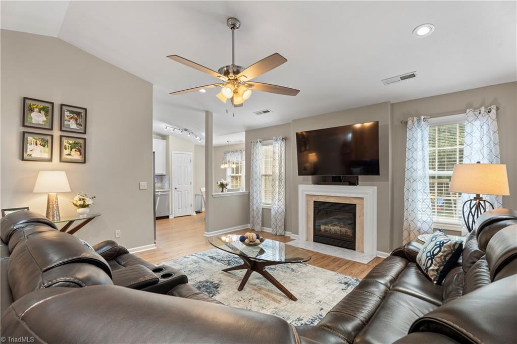 Kernersville, North Carolina 27284, United States, 3 Bedrooms Bedrooms, ,2 BathroomsBathrooms,Residential,Active,208856