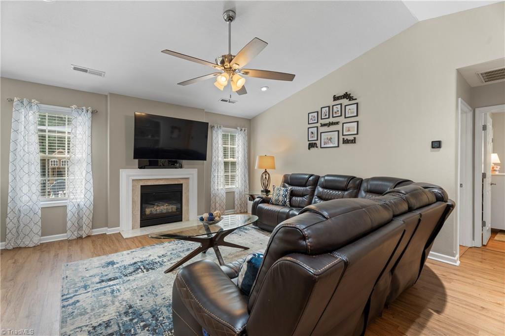 Kernersville, North Carolina 27284, United States, 3 Bedrooms Bedrooms, ,2 BathroomsBathrooms,Residential,Active,208856