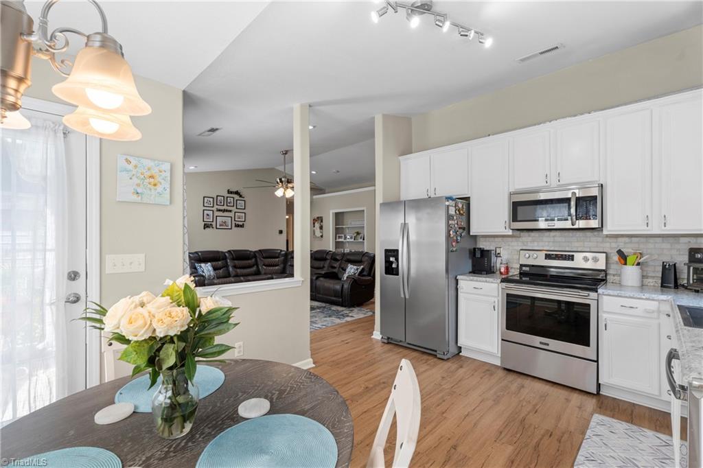 Kernersville, North Carolina 27284, United States, 3 Bedrooms Bedrooms, ,2 BathroomsBathrooms,Residential,Active,208856