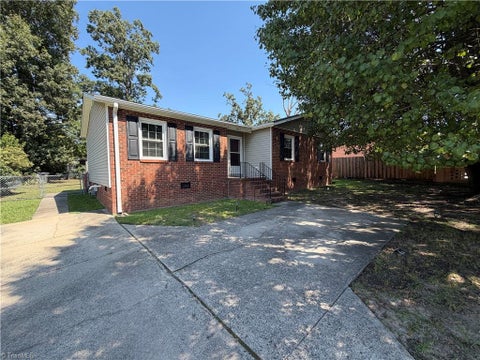 Homes For Sale - 3017 Wendover Avenue<br/> Greensboro, NC 27405