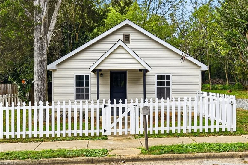 2805 N Church Street, photo 1 of 36