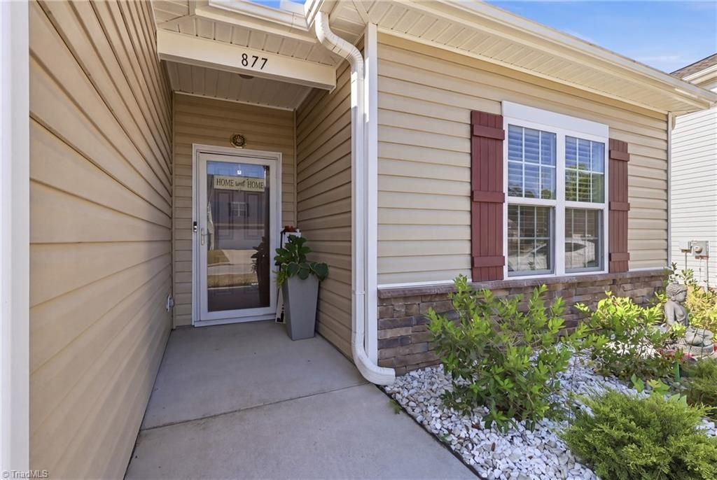 Photo of 877 Sage Hill Drive, Jamestown, NC 27282 (MLS # 1222402)