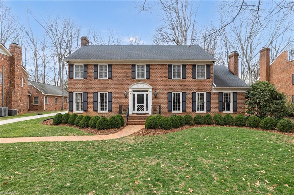 Greensboro, North Carolina 27408, United States, 5 Bedrooms Bedrooms, ,4 BathroomsBathrooms,Residential,Pending,97874