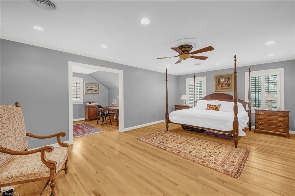 Greensboro, North Carolina 27408, United States, 5 Bedrooms Bedrooms, ,4 BathroomsBathrooms,Residential,Pending,97874