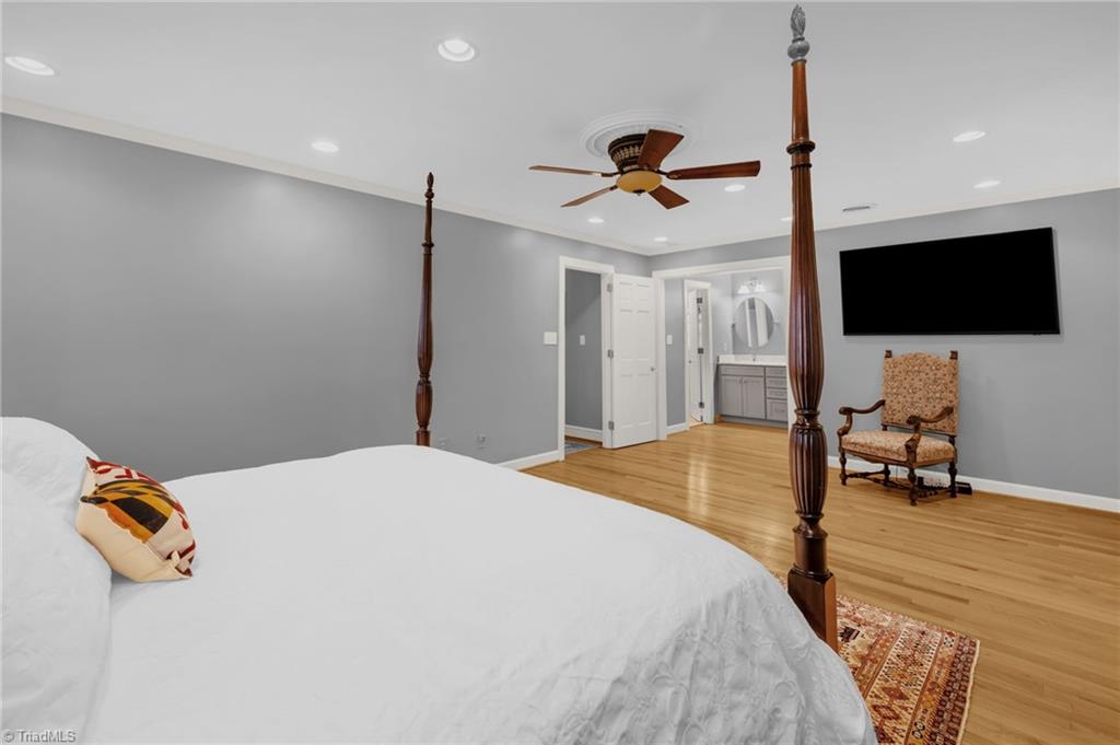 Greensboro, North Carolina 27408, United States, 5 Bedrooms Bedrooms, ,4 BathroomsBathrooms,Residential,Pending,97874