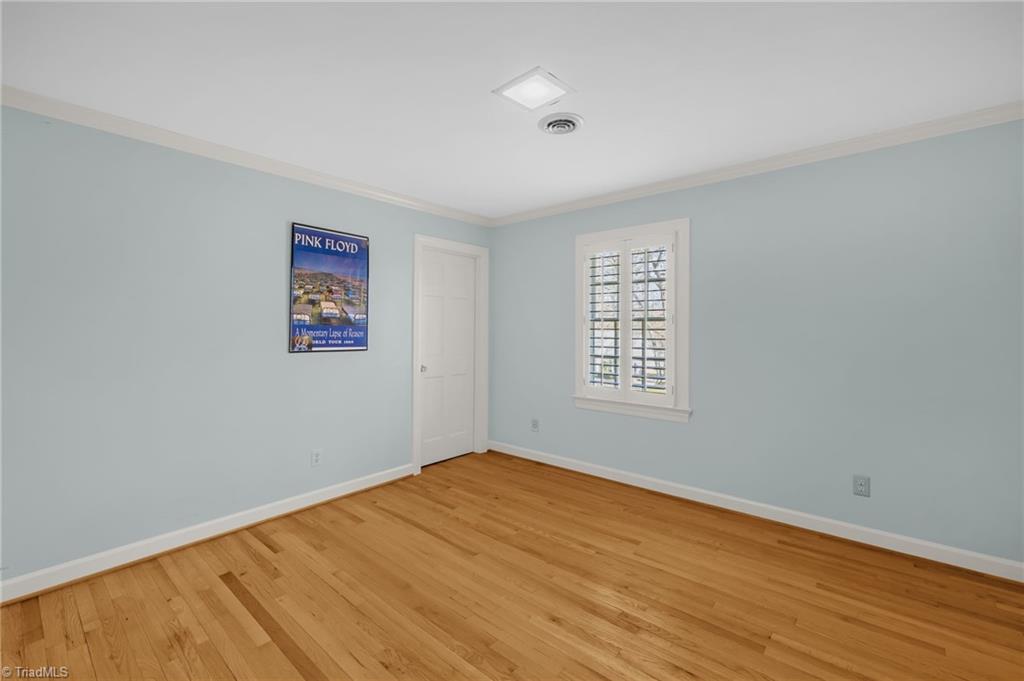 Greensboro, North Carolina 27408, United States, 5 Bedrooms Bedrooms, ,4 BathroomsBathrooms,Residential,Pending,97874