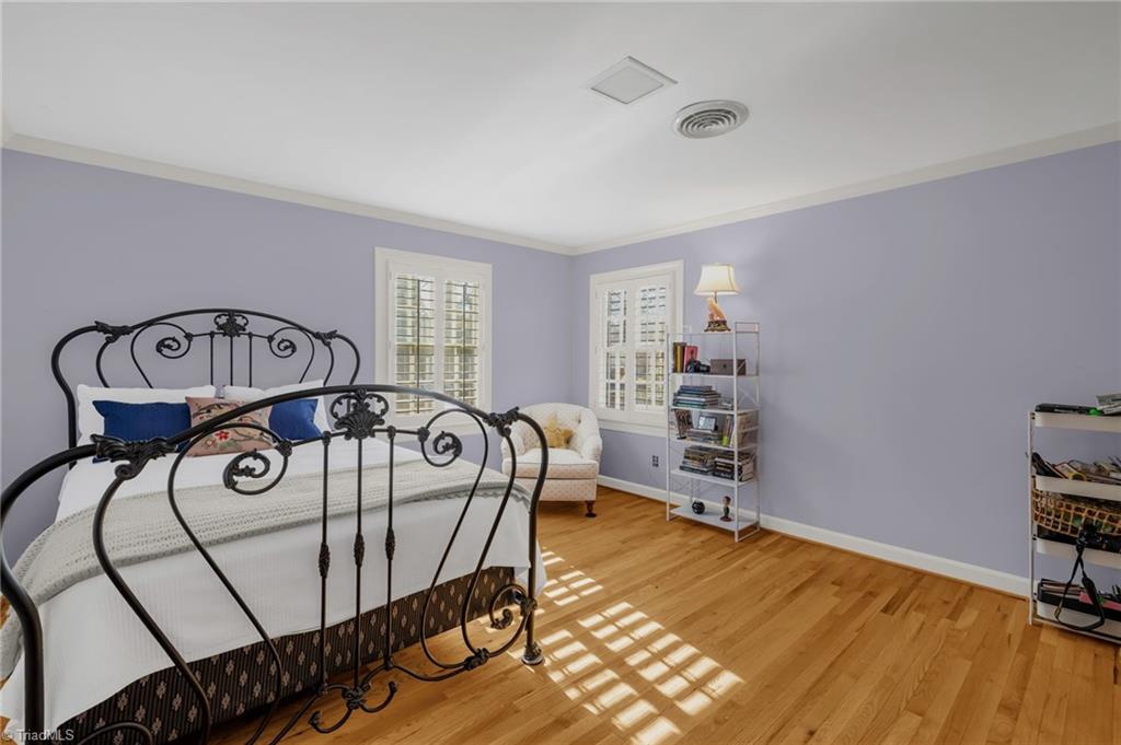 Greensboro, North Carolina 27408, United States, 5 Bedrooms Bedrooms, ,4 BathroomsBathrooms,Residential,Pending,97874