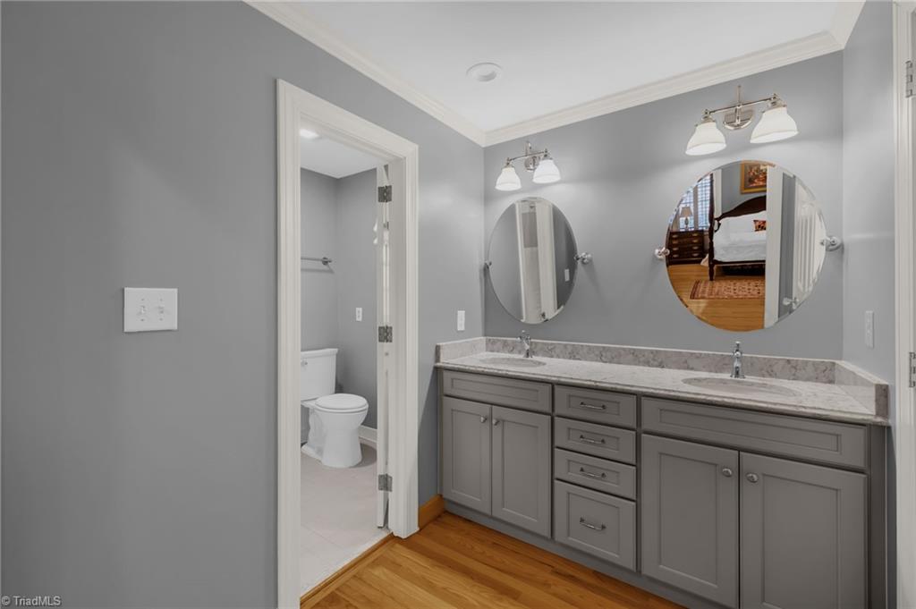 Greensboro, North Carolina 27408, United States, 5 Bedrooms Bedrooms, ,4 BathroomsBathrooms,Residential,Pending,97874