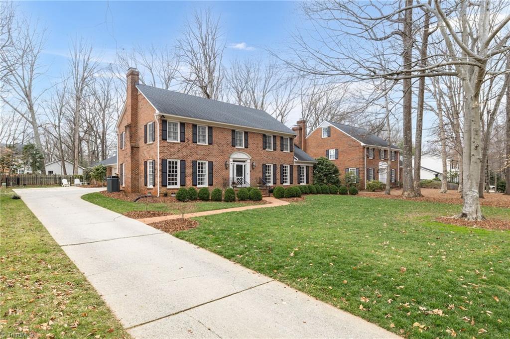 Greensboro, North Carolina 27408, United States, 5 Bedrooms Bedrooms, ,4 BathroomsBathrooms,Residential,Pending,97874