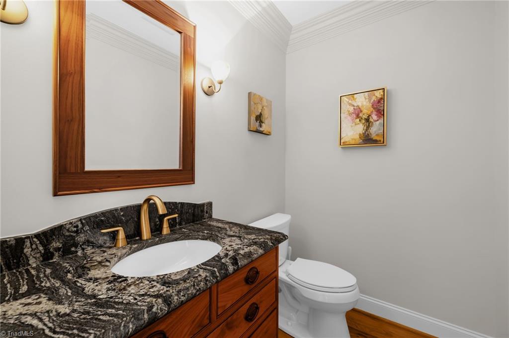 Greensboro, North Carolina 27408, United States, 5 Bedrooms Bedrooms, ,4 BathroomsBathrooms,Residential,Pending,97874