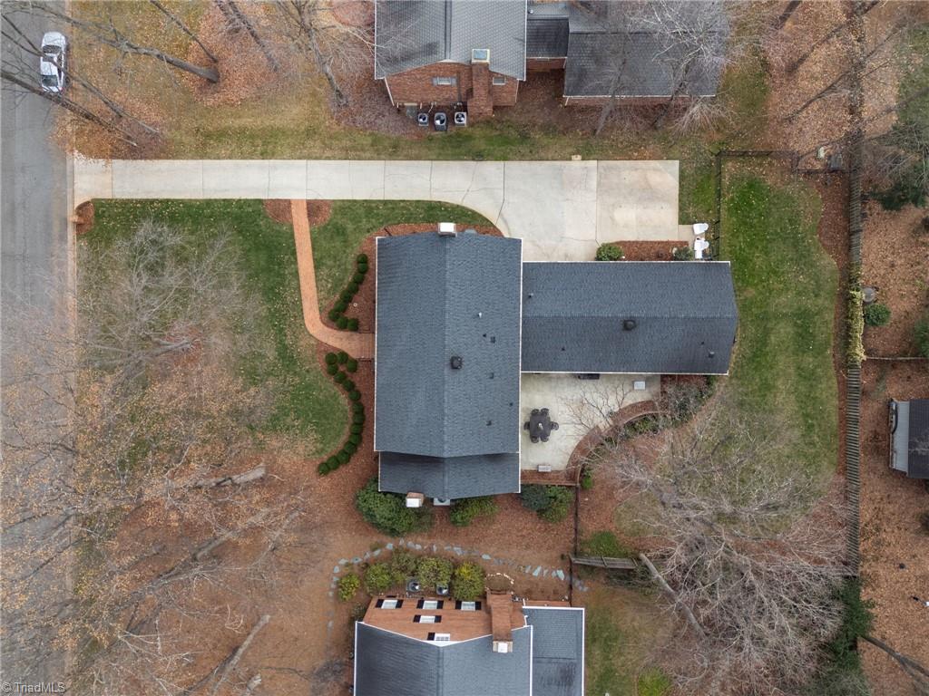 Greensboro, North Carolina 27408, United States, 5 Bedrooms Bedrooms, ,4 BathroomsBathrooms,Residential,Pending,97874