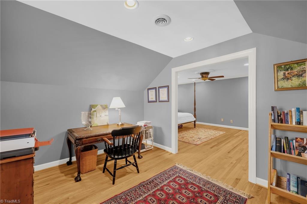 Greensboro, North Carolina 27408, United States, 5 Bedrooms Bedrooms, ,4 BathroomsBathrooms,Residential,Pending,97874