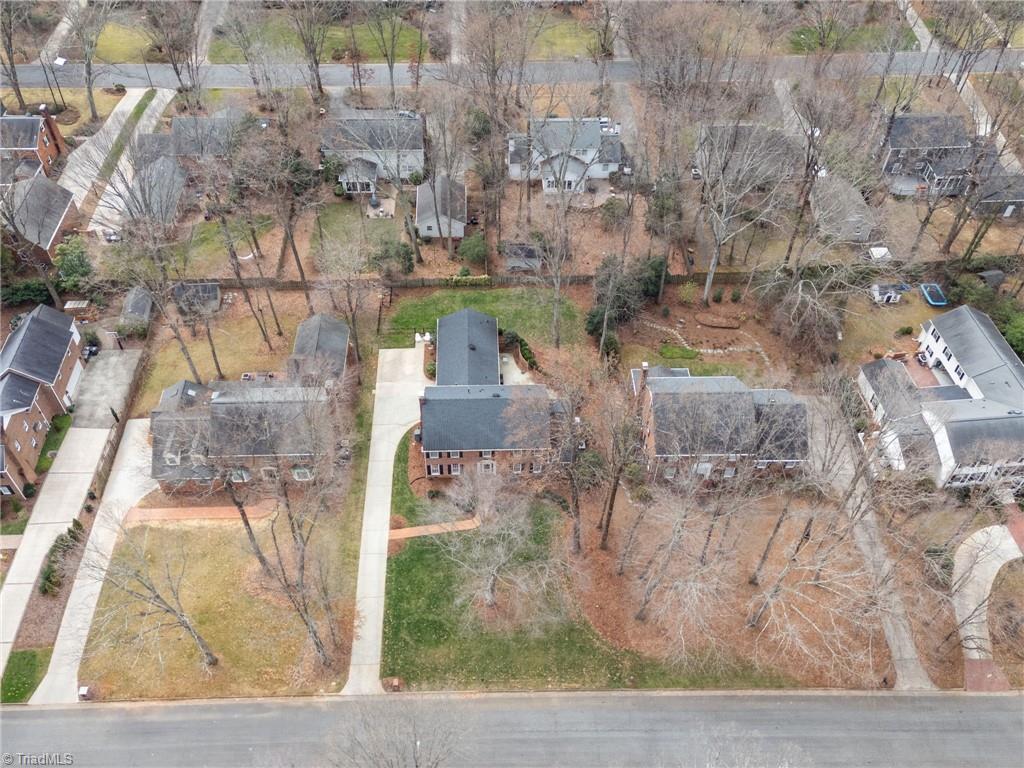 Greensboro, North Carolina 27408, United States, 5 Bedrooms Bedrooms, ,4 BathroomsBathrooms,Residential,Pending,97874