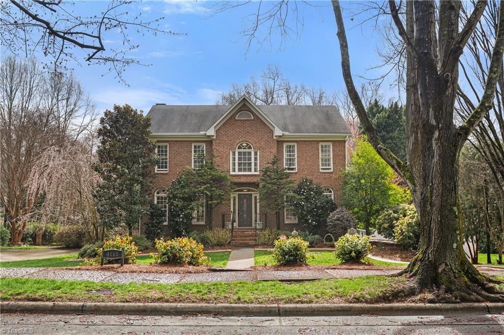 Photo of 4118 Chatham Hill Drive, Winston-Salem, NC 27104 (MLS # 1212171)