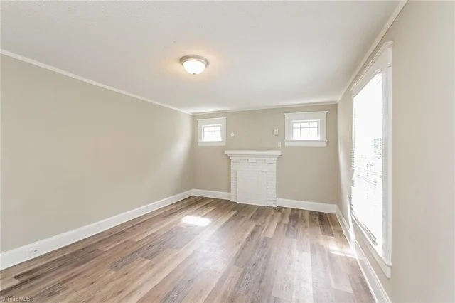 633 Wesley Drive, photo 4 of 16