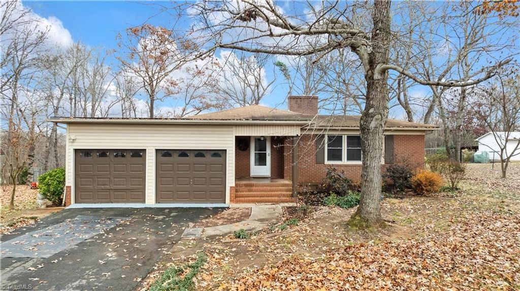 Photo of 770 Hollingsworth Road, Randleman, NC 27317 (MLS # 1203157)