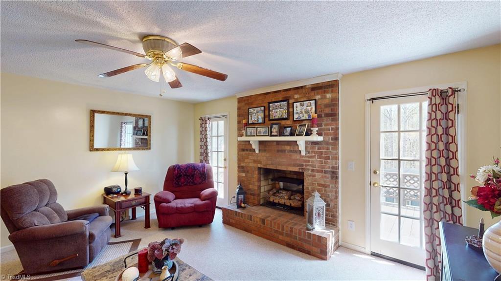 211 Service Road, Pilot Mountain, North Carolina image 25