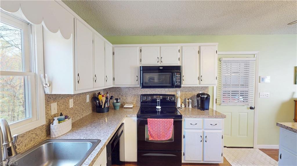 211 Service Road, Pilot Mountain, North Carolina image 23