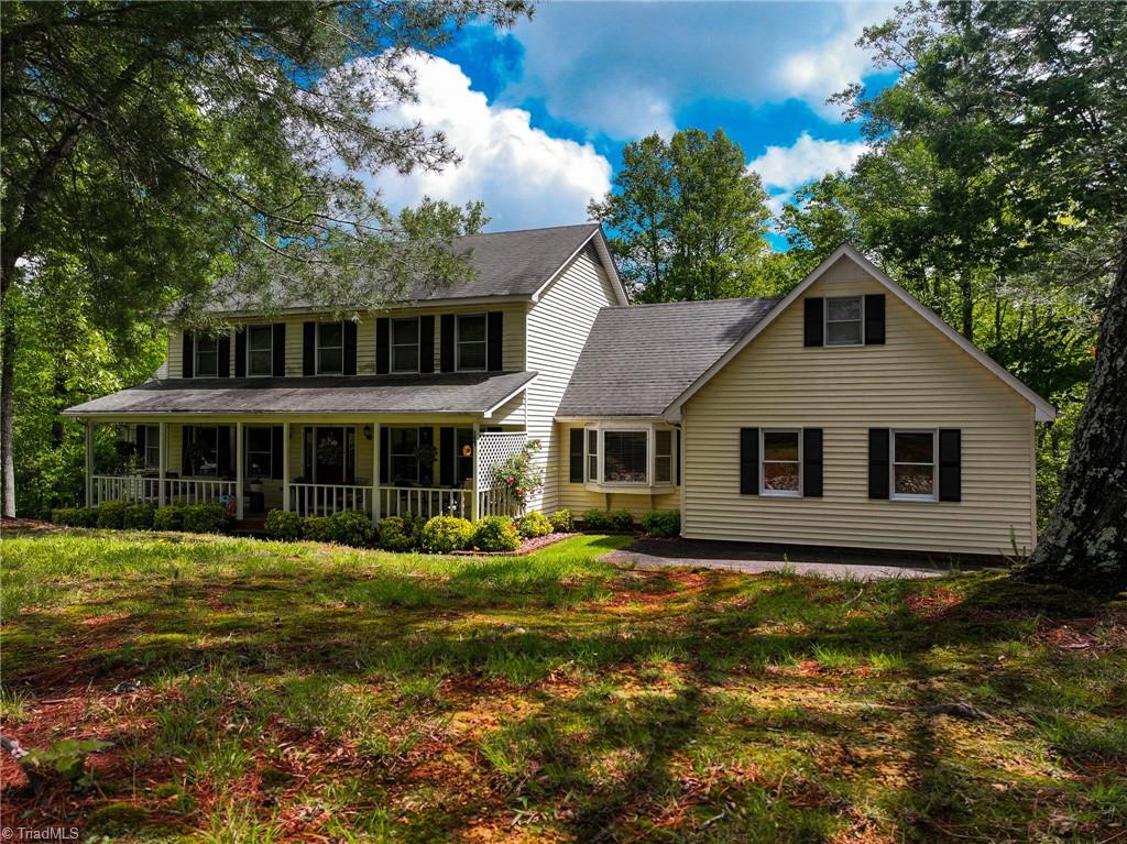 211 Service Road, Pilot Mountain, North Carolina image 1