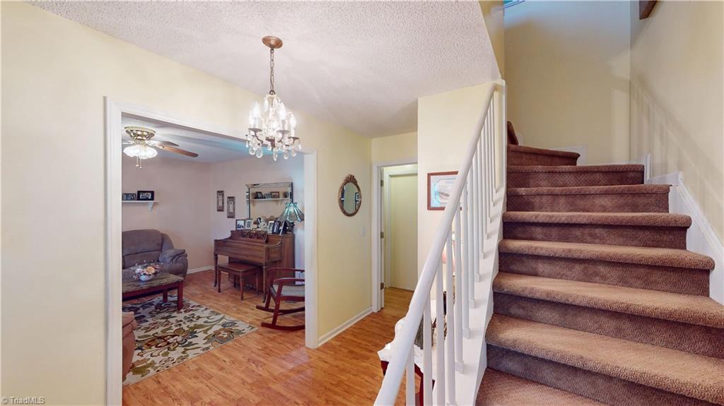 211 Service Road, Pilot Mountain, North Carolina image 14