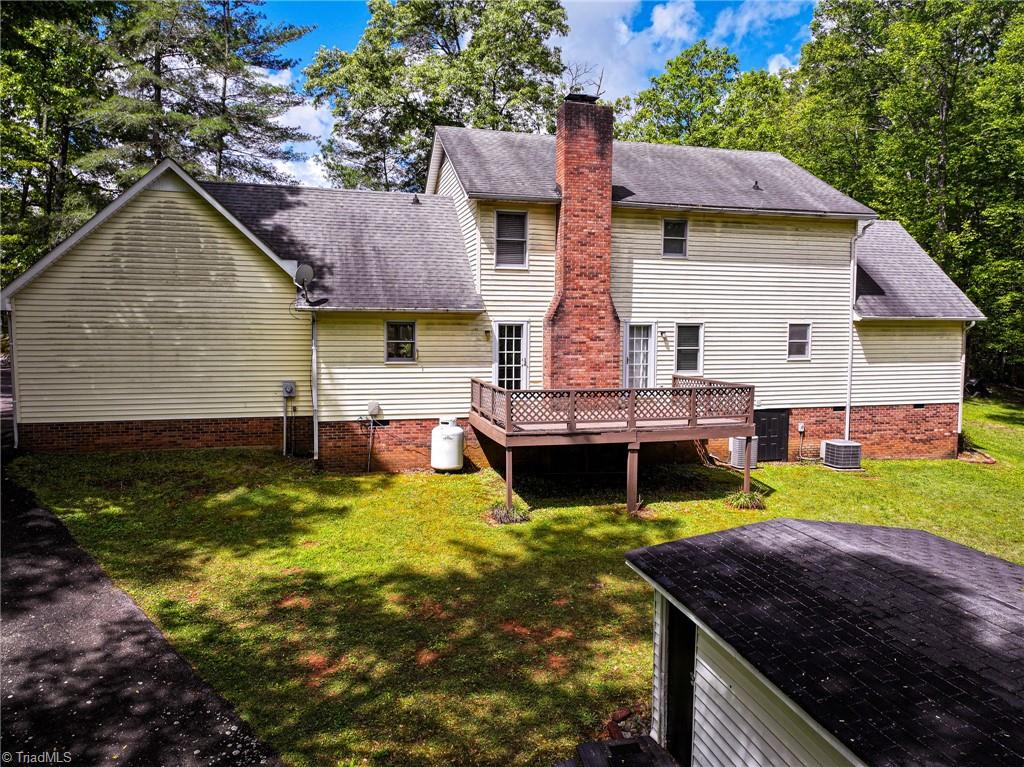 211 Service Road, Pilot Mountain, North Carolina image 7