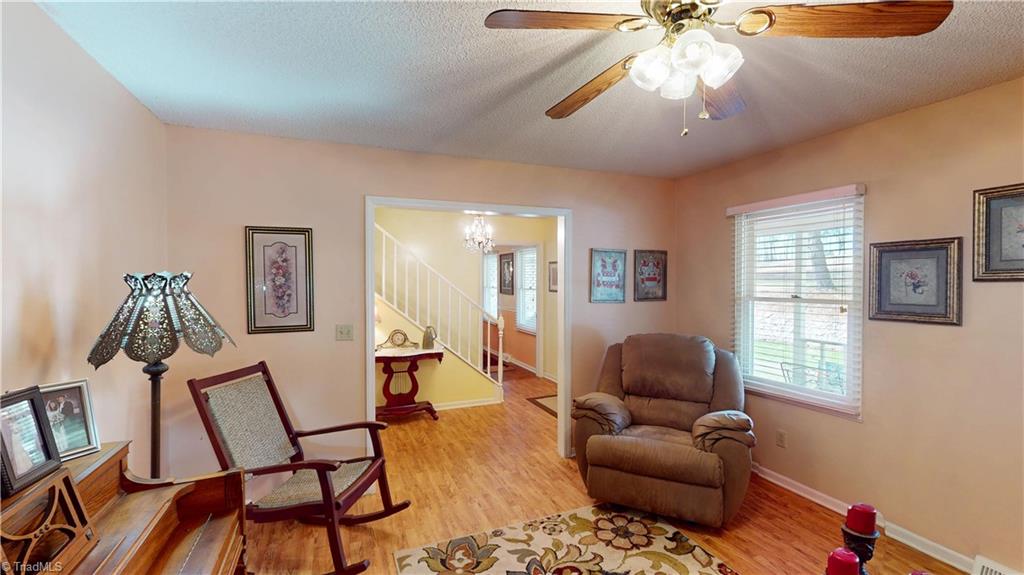 211 Service Road, Pilot Mountain, North Carolina image 16