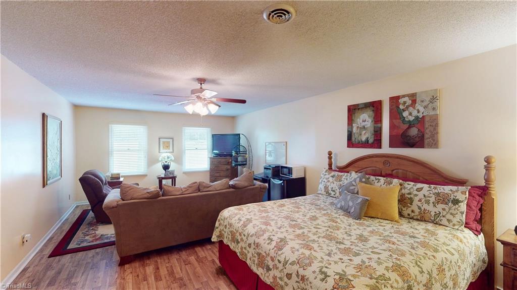 211 Service Road, Pilot Mountain, North Carolina image 37