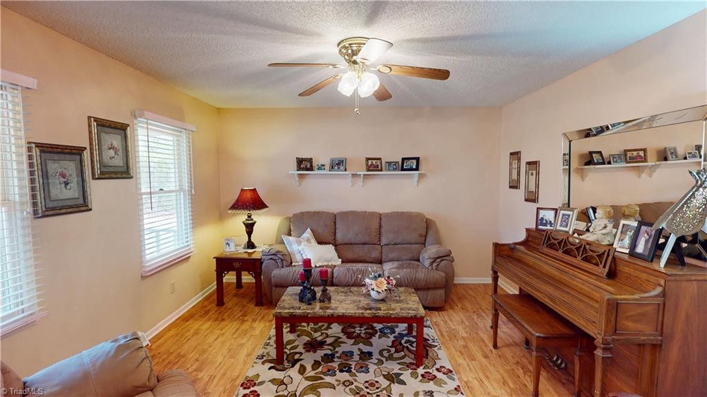 211 Service Road, Pilot Mountain, North Carolina image 15