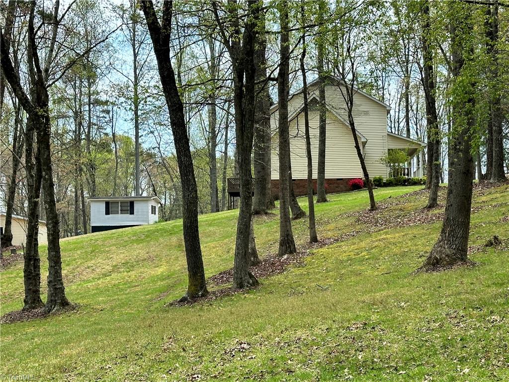 211 Service Road, Pilot Mountain, North Carolina image 11