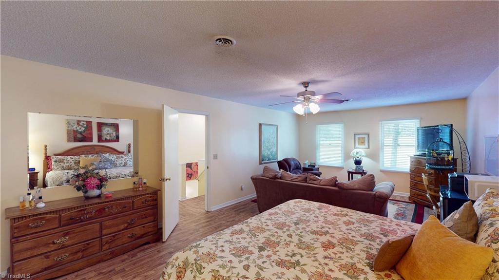 211 Service Road, Pilot Mountain, North Carolina image 38