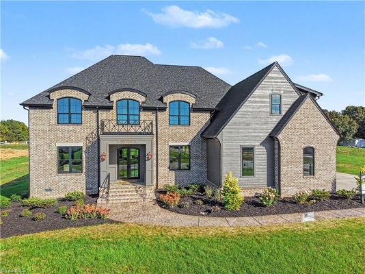 2818 LOCKLAND DR, OAK RIDGE, NC 27310 - Image 66cb21946f53735bd2c9968d8e2fe741/573583455