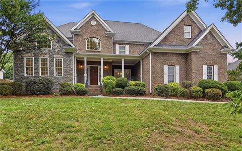 Homes For Sale - 138 Montauk Court<br/> Forsyth County, Clemmons, NC 27012