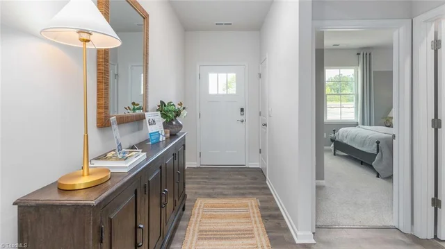 2724 Luxborough Lane, photo 3 of 24