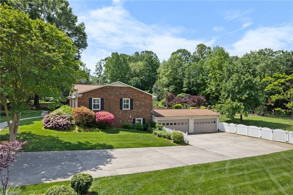 210 Cokesbury Drive, Kernersville, North Carolina image 2