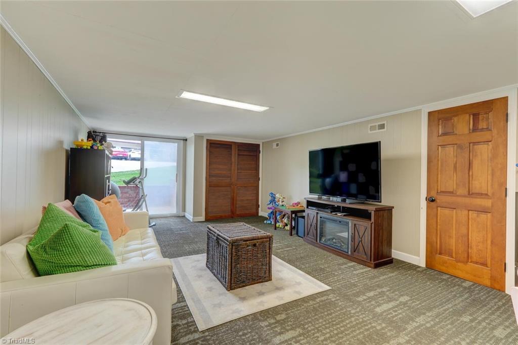 4110 Ponce De Leon Drive, High Point, North Carolina image 27