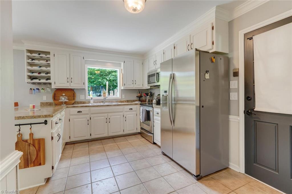 4110 Ponce De Leon Drive, High Point, North Carolina image 13