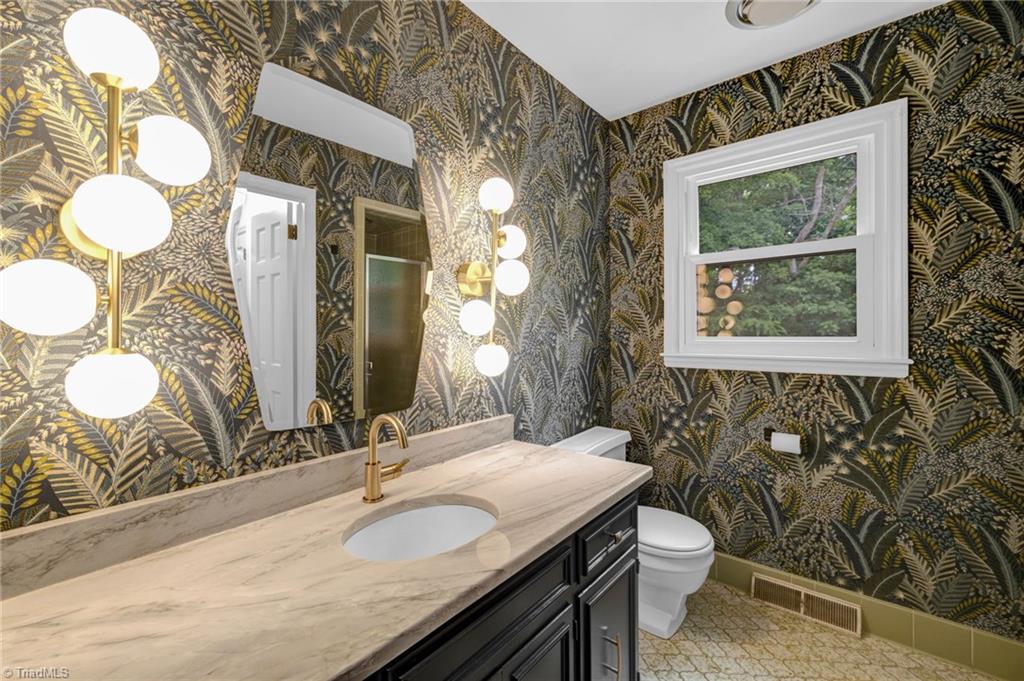 2104 Laura Lane, High Point, North Carolina image 21
