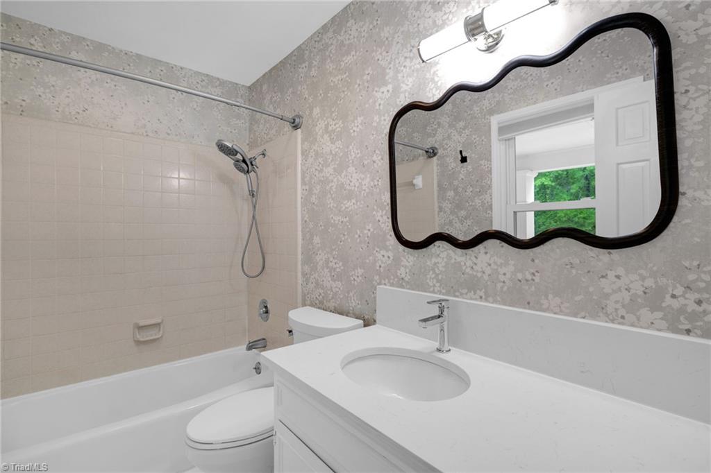 2104 Laura Lane, High Point, North Carolina image 25