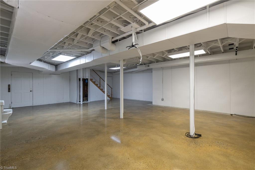 2104 Laura Lane, High Point, North Carolina image 34