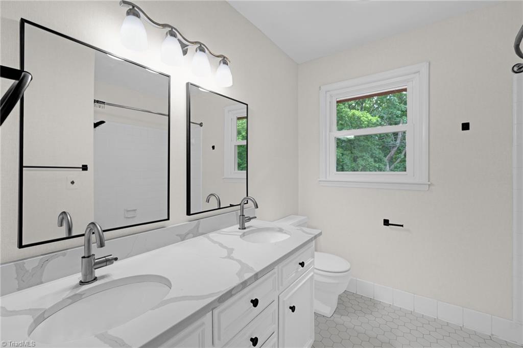 2104 Laura Lane, High Point, North Carolina image 28