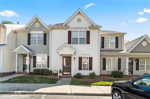 Homes For Sale - 3877 Hickswood Creek Drive<br/> High Point, NC 27265