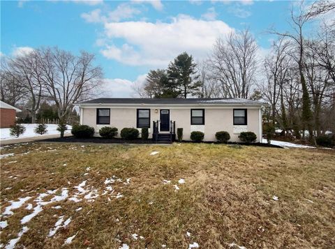 Homes For Sale - 202 Hassellwood Drive<br/> Jamestown, NC 27282