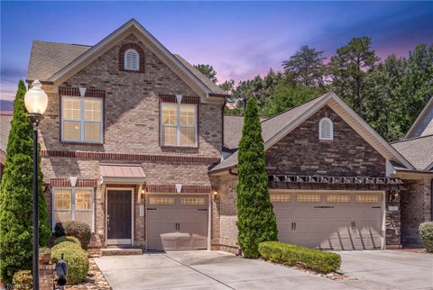 Townhouse For Sale - 1171 Heritage Path Lane<br/> Winston-Salem, NC 27103
