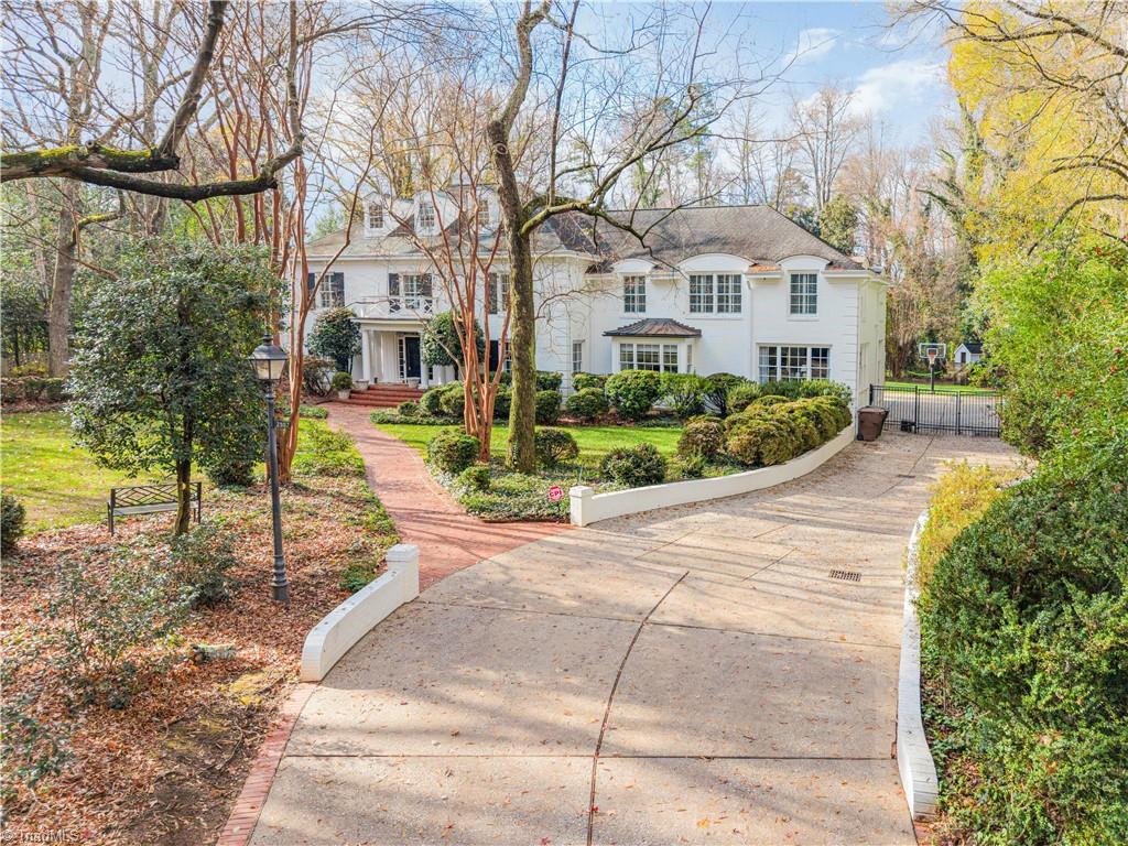 2307 Princess Ann Street