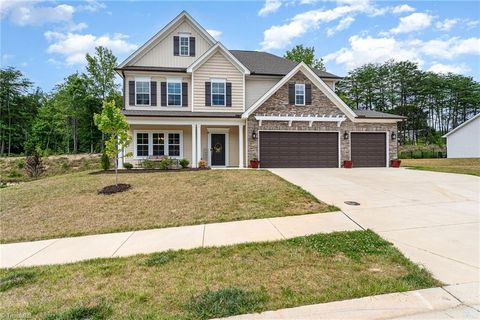 Homes For Sale - 2431 Redwood Hill Run<br/> Forsyth County, Kernersville, NC 27284