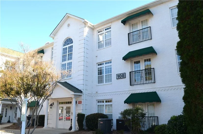108 Sunset Circle Unit 202, photo 1 of 20